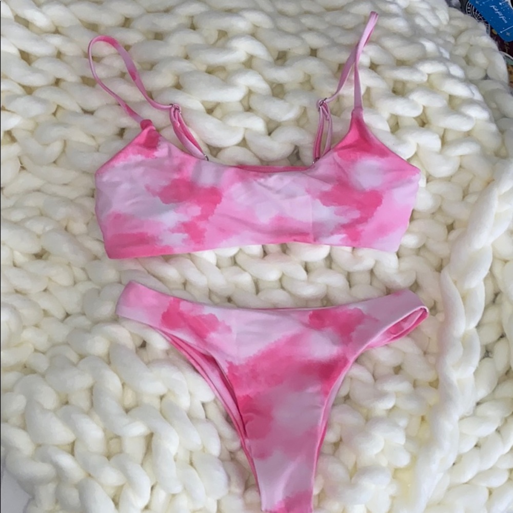 Pink tye dye bikini